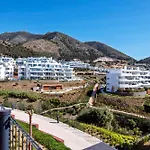 Mara's Higueron West - Scandinavian Luxury - Seaviews & Natural Landscapes شقة فوينخيرولا